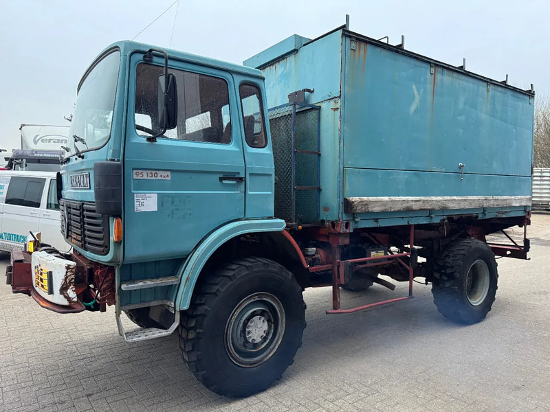 Renault Midliner 95-130 4X4 + WINCH - TREUILLE - Box truck: picture 3 Renault Midliner 95-130 4X4 + WINCH - TREUILLE - Box truck: picture 3