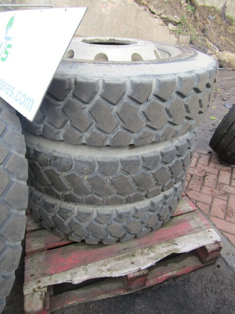 295/80/22.5 ‘ALCOA’ (6) BUDGET TRACK GRIT TYRES ONLY 4 TYRES GOOD - Tire for Truck: picture 3 295/80/22.5 ‘ALCOA’ (6) BUDGET TRACK GRIT TYRES ONLY 4 TYRES GOOD - Tire for Truck: picture 3