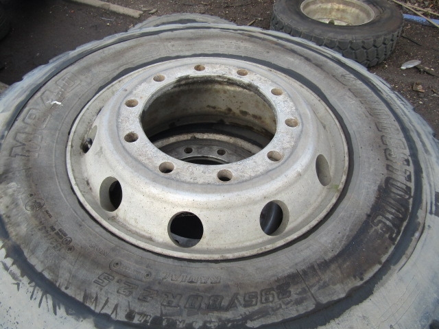 295/80/22.5 ‘ALCOA’ (6) BUDGET TRACK GRIT TYRES ONLY 4 TYRES GOOD - Tire for Truck: picture 5 295/80/22.5 ‘ALCOA’ (6) BUDGET TRACK GRIT TYRES ONLY 4 TYRES GOOD - Tire for Truck: picture 5