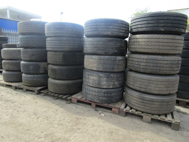 385 SUPER SINGLE TRAILER WHEEL AND TYRE IDEAL FOR EXPORT OR OFF ROAD USE 40 AVAILABLE - Tire for Truck: picture 1 385 SUPER SINGLE TRAILER WHEEL AND TYRE IDEAL FOR EXPORT OR OFF ROAD USE 40 AVAILABLE - Tire for Truck: picture 1