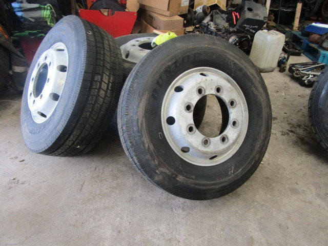 ALCOA ALLOYS (6) 19.5 8 STUD WITH 285/70/19.5 TYRES 4X REAR HANKOOK, 2X FRONT DUNLOP 2017 30mm HOLES ONLY COVERED 5000KM - Tire for Truck: picture 1 ALCOA ALLOYS (6) 19.5 8 STUD WITH 285/70/19.5 TYRES 4X REAR HANKOOK, 2X FRONT DUNLOP 2017 30mm HOLES ONLY COVERED 5000KM - Tire for Truck: picture 1