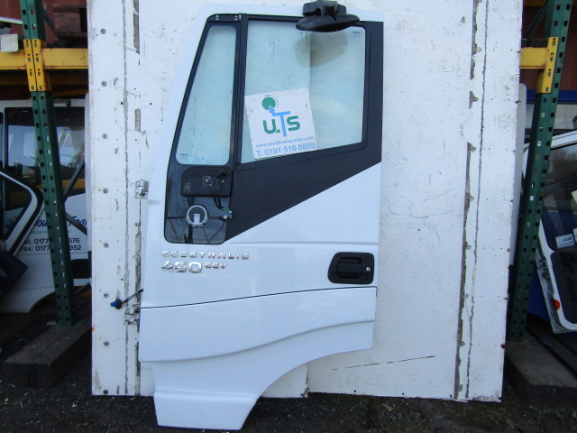 IVECO STRALIS NEARSIDE PASSENGER DOOR COMPLETE - Cab and interior for Truck: picture 1 IVECO STRALIS NEARSIDE PASSENGER DOOR COMPLETE - Cab and interior for Truck: picture 1