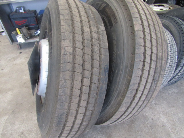 PIRELLI 315/80/22.5 FRONT 2022 ALMOST NEW ONLY 1000KM COMPLETE ON RIMS - Tire for Truck: picture 2 PIRELLI 315/80/22.5 FRONT 2022 ALMOST NEW ONLY 1000KM COMPLETE ON RIMS - Tire for Truck: picture 2