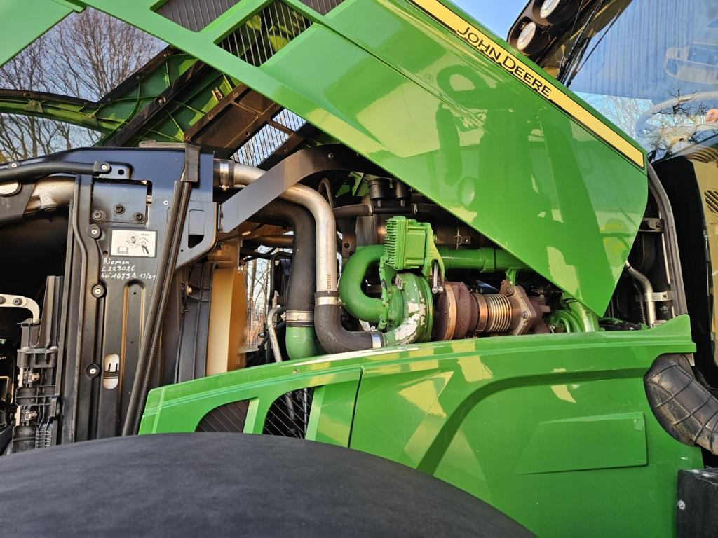 John Deere 6250R - Farm tractor: picture 5 John Deere 6250R - Farm tractor: picture 5