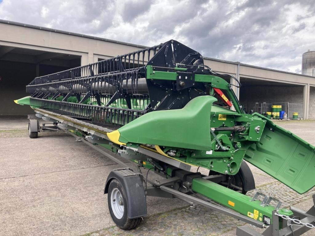 John Deere RD35F - Combine harvester: picture 1 John Deere RD35F - Combine harvester: picture 1