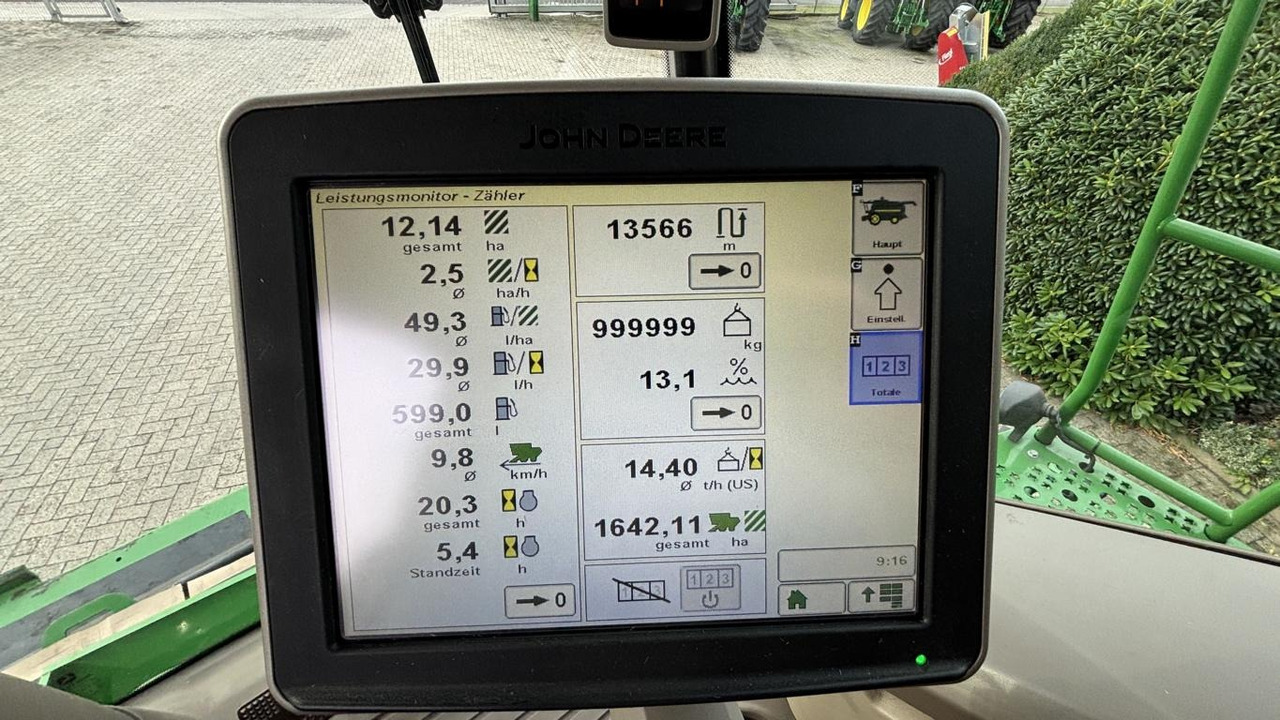 John Deere T660 - Combine harvester: picture 3 John Deere T660 - Combine harvester: picture 3