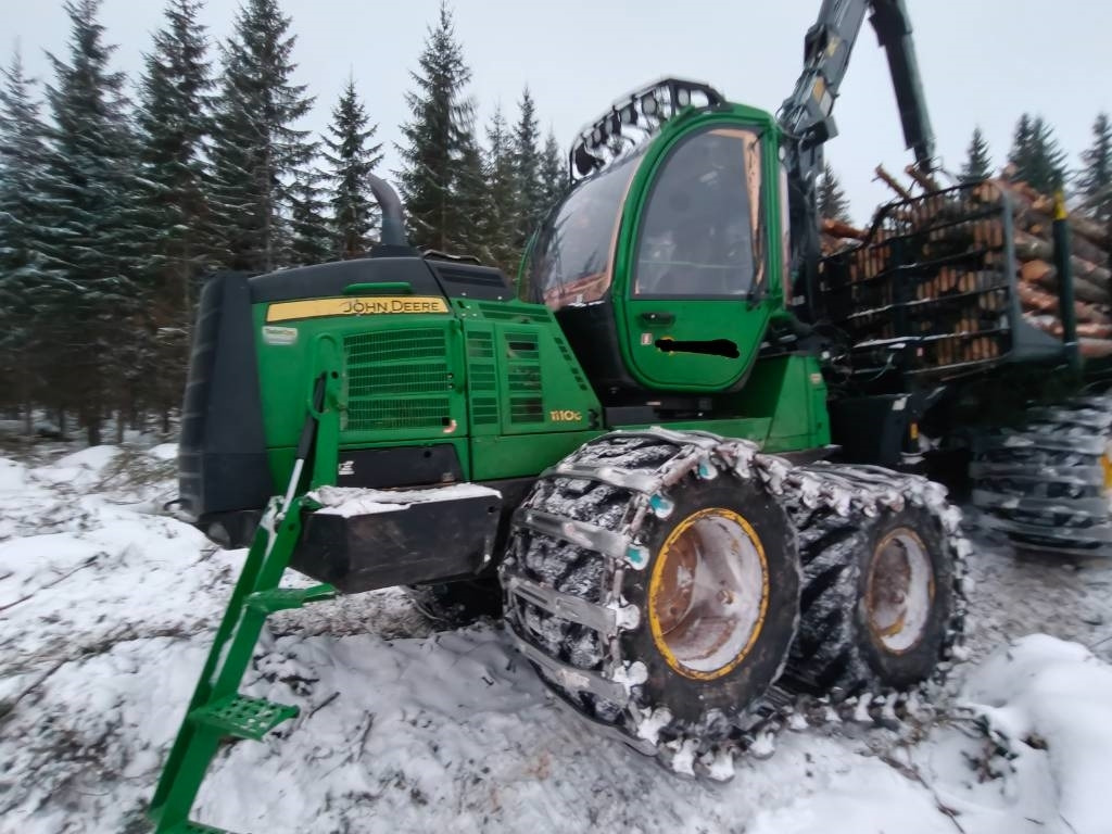 John Deere 1110G - Forwarder: picture 3 John Deere 1110G - Forwarder: picture 3