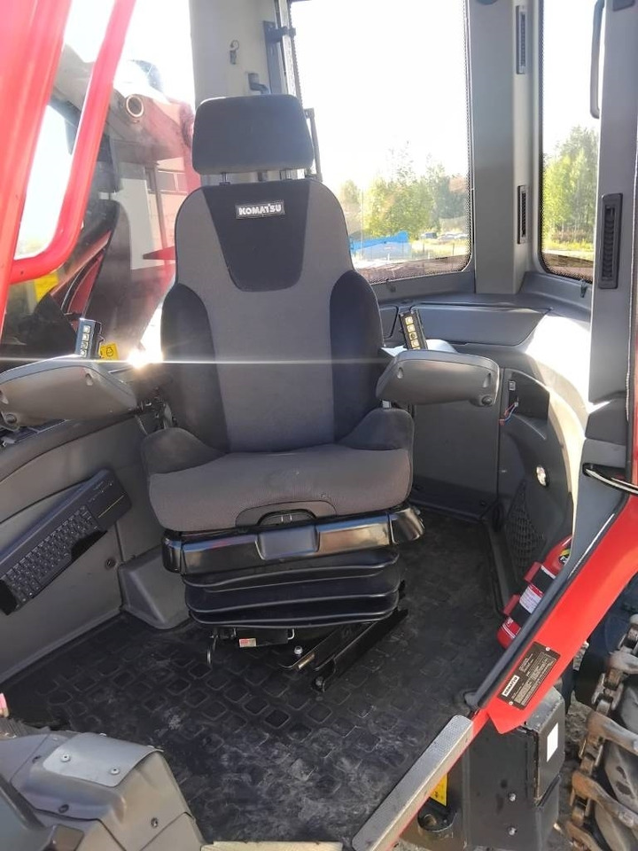 Komatsu 901XC - Forestry harvester: picture 4 Komatsu 901XC - Forestry harvester: picture 4