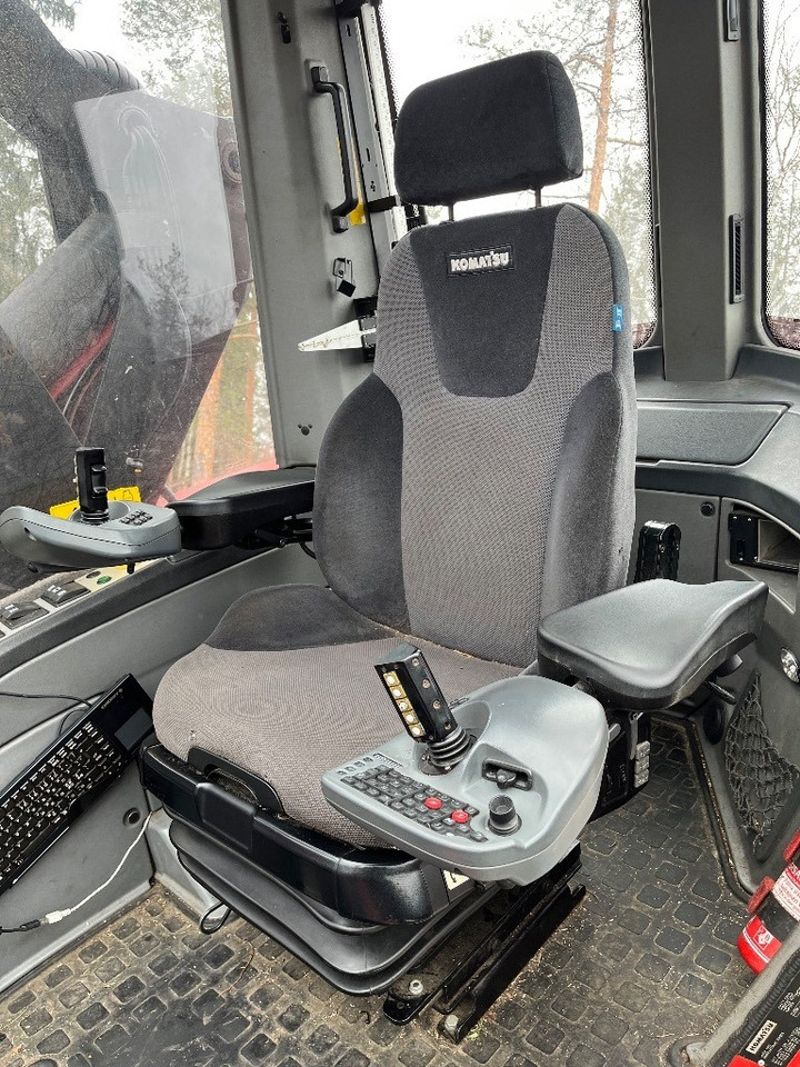 Komatsu 911 - Forestry harvester: picture 5 Komatsu 911 - Forestry harvester: picture 5