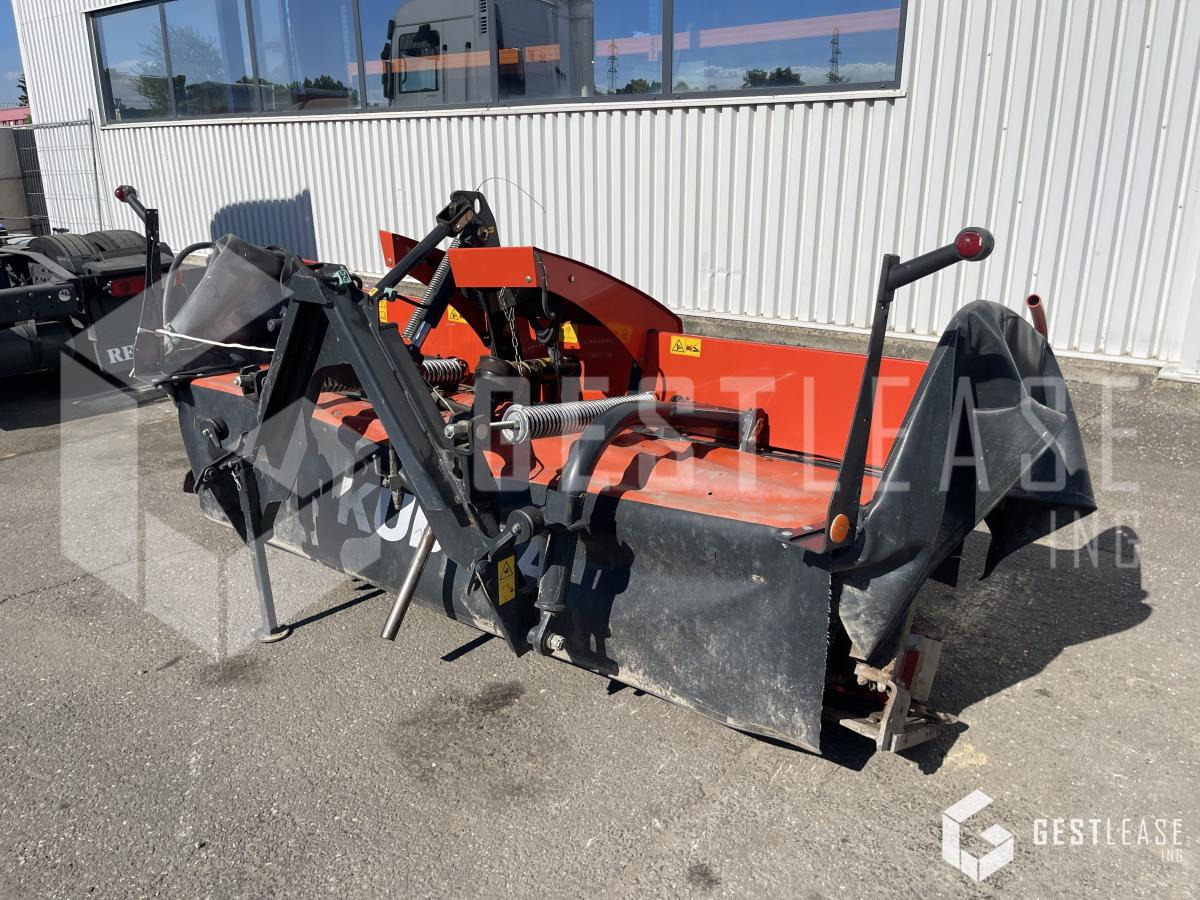 Kubota DM4032 - Mower: picture 1 Kubota DM4032 - Mower: picture 1