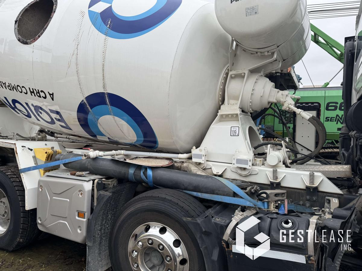 Concrete mixer truck Renault C480: picture 14