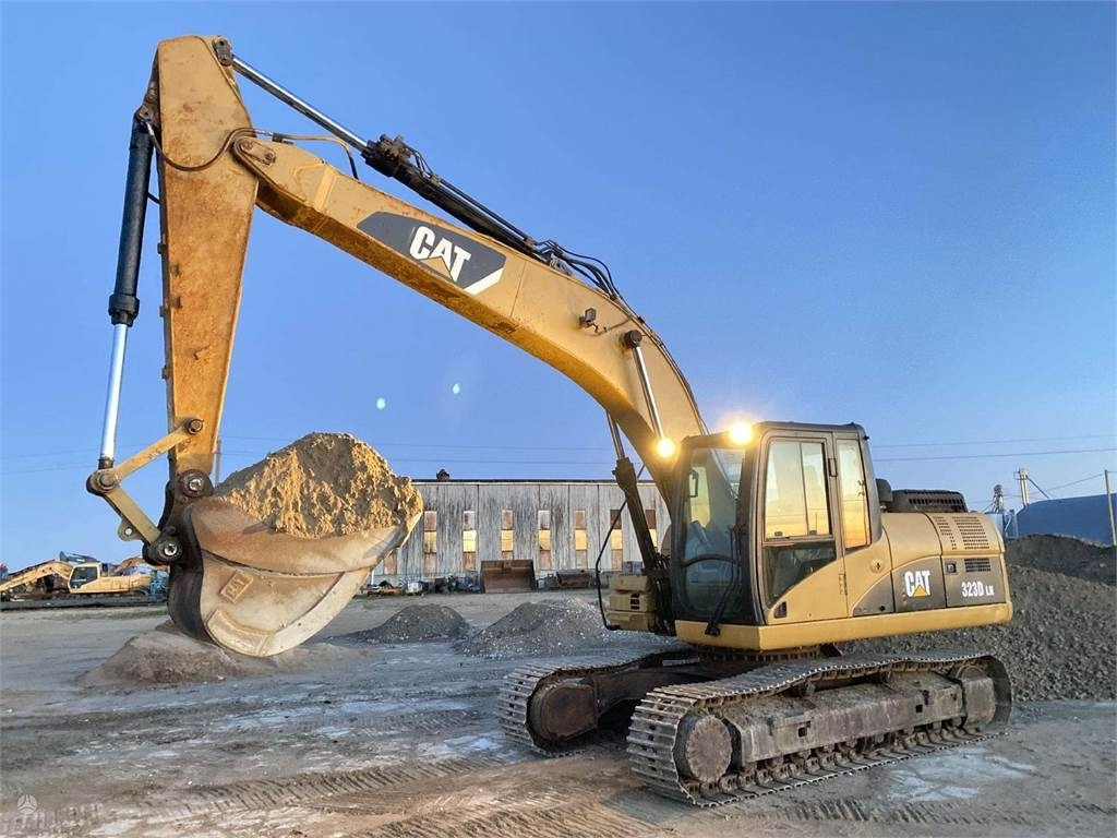 Crawler excavator CAT 323 DLN: picture 1