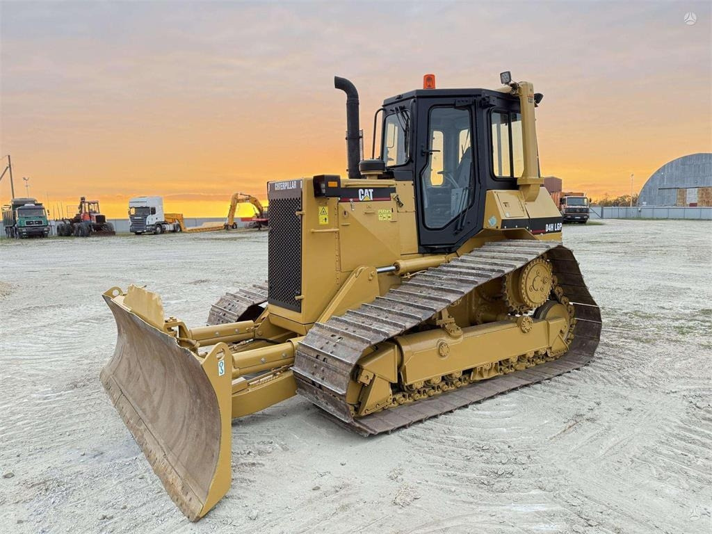 CAT D4H LGP USA MADE - Bulldozer: picture 2 CAT D4H LGP USA MADE - Bulldozer: picture 2