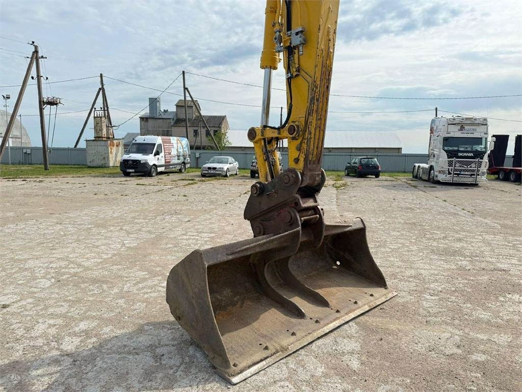 Crawler excavator Komatsu PC 240 LC-10: picture 8