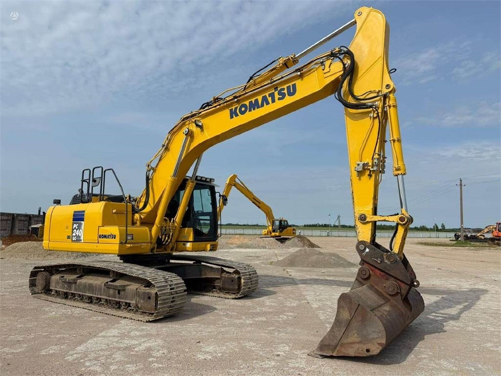 Crawler excavator Komatsu PC 240 LC-10: picture 6