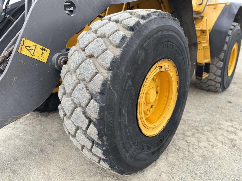 Wheel loader Volvo L 120 F , 4rd line , coupler: picture 15