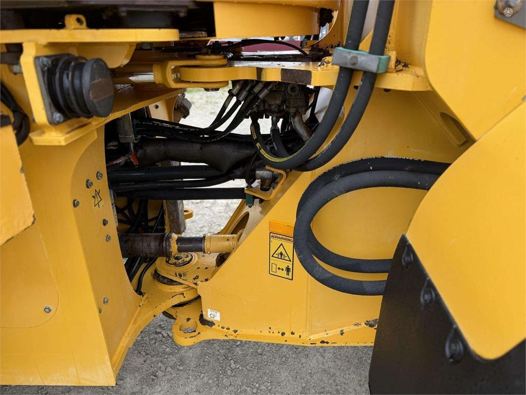Wheel loader Volvo L 120 F , 4rd line , coupler: picture 12