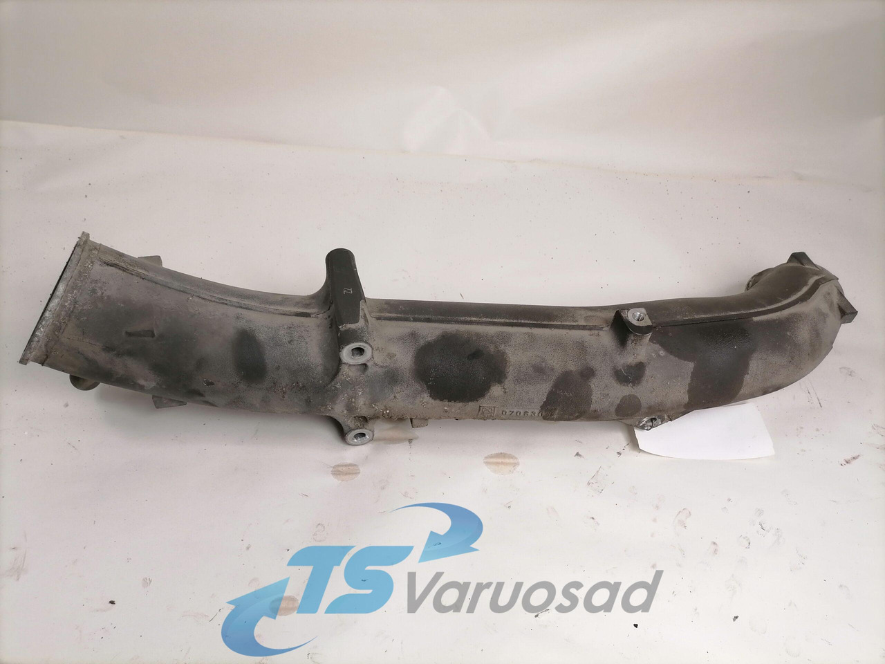 DAF intercooler pipe 1694924 - Intercooler for Truck: picture 2 DAF intercooler pipe 1694924 - Intercooler for Truck: picture 2