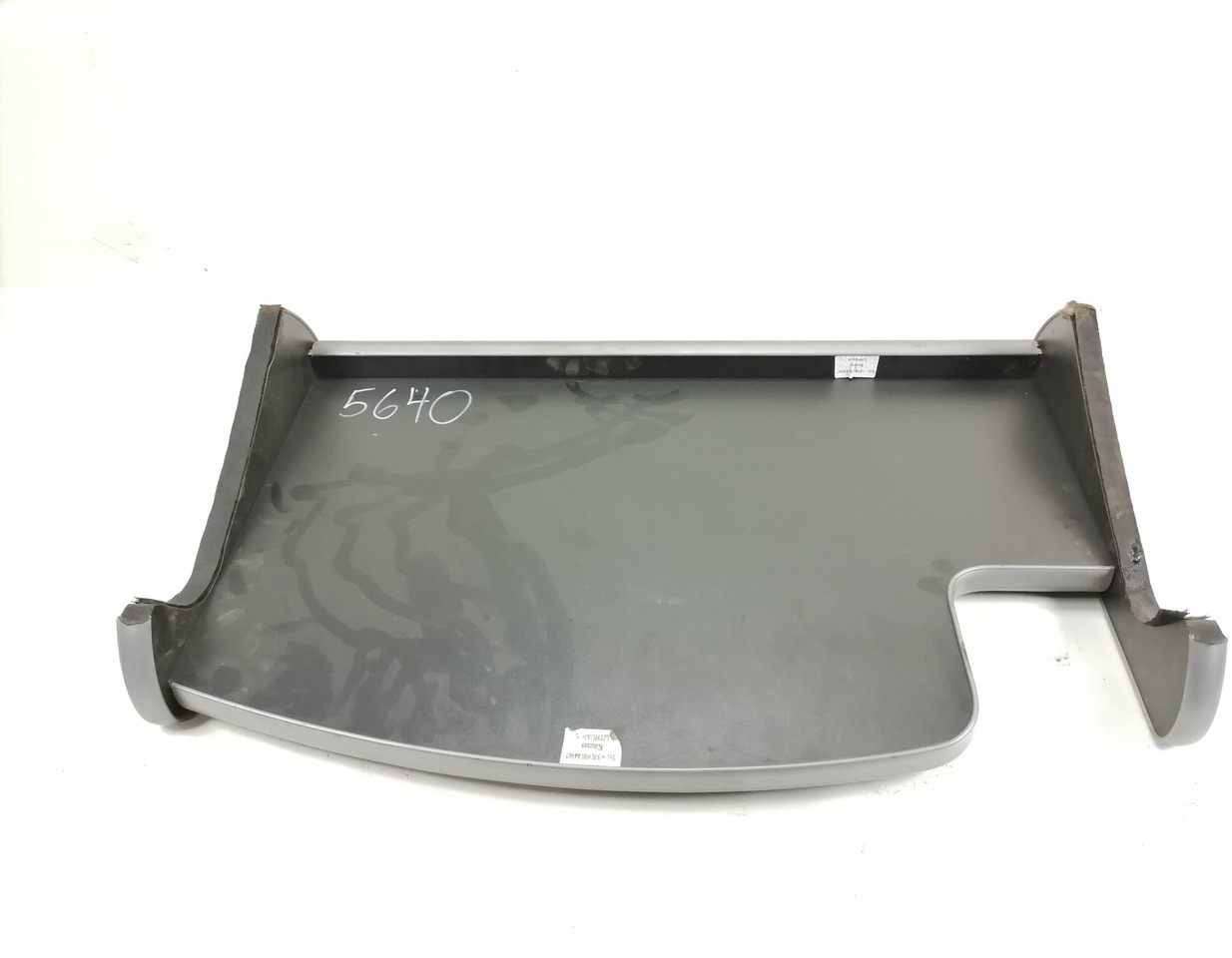 MAN Armatuurlaua pealne lisalaud - Universal part for Truck: picture 4 MAN Armatuurlaua pealne lisalaud - Universal part for Truck: picture 4