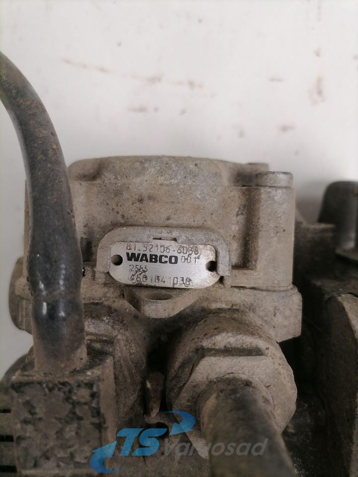 MAN Rear axel brake pressure control valve 4801041030 - Brake valve for Truck: picture 5 MAN Rear axel brake pressure control valve 4801041030 - Brake valve for Truck: picture 5