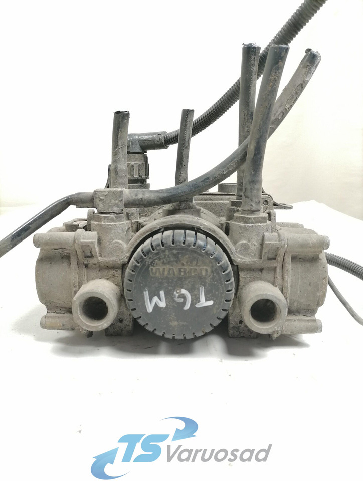 MAN Rear axel brake pressure control valve 4801041030 - Brake valve for Truck: picture 2 MAN Rear axel brake pressure control valve 4801041030 - Brake valve for Truck: picture 2