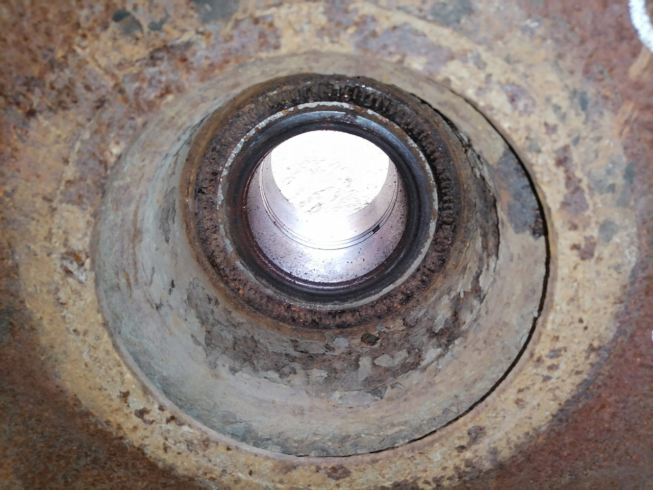 MAN Rear axel hub 81357013155 - Wheel hub for Truck: picture 5 MAN Rear axel hub 81357013155 - Wheel hub for Truck: picture 5