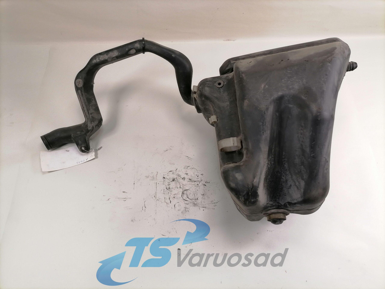 MAN Windscreen washer fluid tank 81264810079 - Wiper for Truck: picture 2 MAN Windscreen washer fluid tank 81264810079 - Wiper for Truck: picture 2