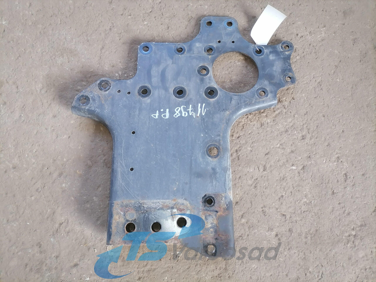 Mercedes-Benz Front bumper carrier A9303100190 - Bumper for Truck: picture 3 Mercedes-Benz Front bumper carrier A9303100190 - Bumper for Truck: picture 3