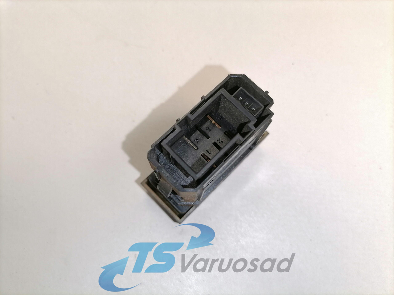 Mercedes-Benz Lüliti 9435454307 - Cab for Truck: picture 2 Mercedes-Benz Lüliti 9435454307 - Cab for Truck: picture 2