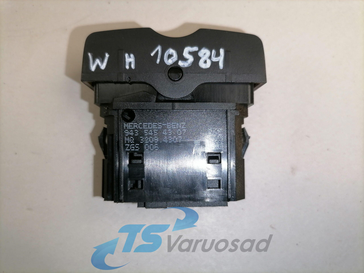 Mercedes-Benz Lüliti 9435454307 - Cab for Truck: picture 3 Mercedes-Benz Lüliti 9435454307 - Cab for Truck: picture 3