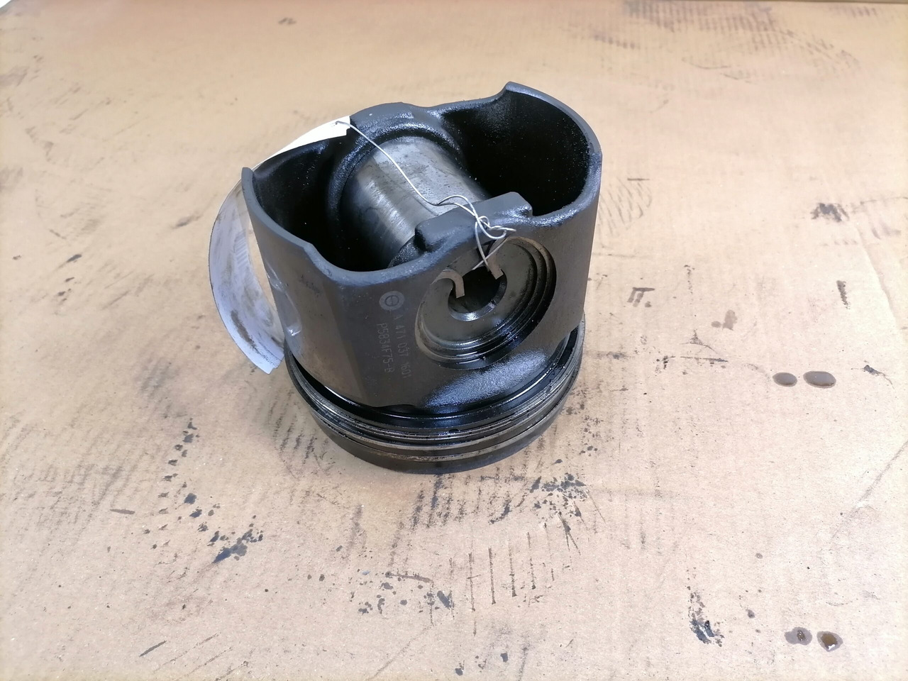 Mercedes-Benz Piston A4710371601 - Piston/ Ring/ Bushing for Truck: picture 4 Mercedes-Benz Piston A4710371601 - Piston/ Ring/ Bushing for Truck: picture 4