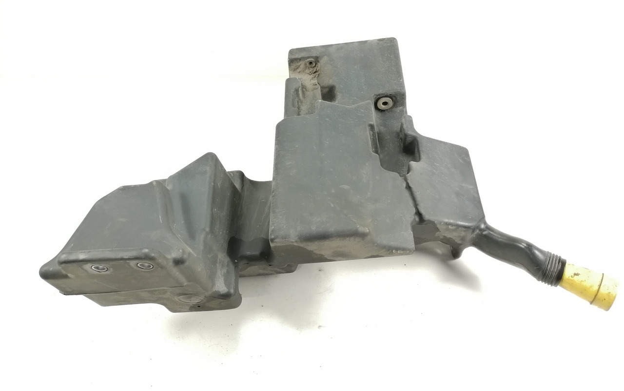 Mercedes-Benz Windscreen washer fluid tank A9608696620 - Wiper for Truck: picture 2 Mercedes-Benz Windscreen washer fluid tank A9608696620 - Wiper for Truck: picture 2