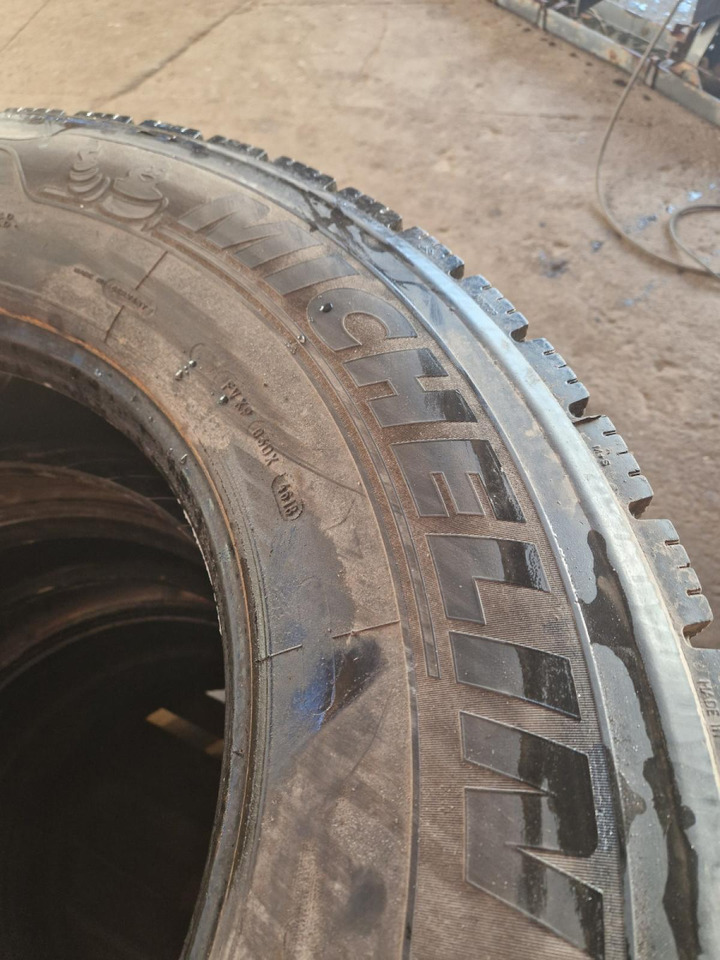 Scania 315/70R22,5 31570R225 - Wheels and tires for Truck: picture 3 Scania 315/70R22,5 31570R225 - Wheels and tires for Truck: picture 3