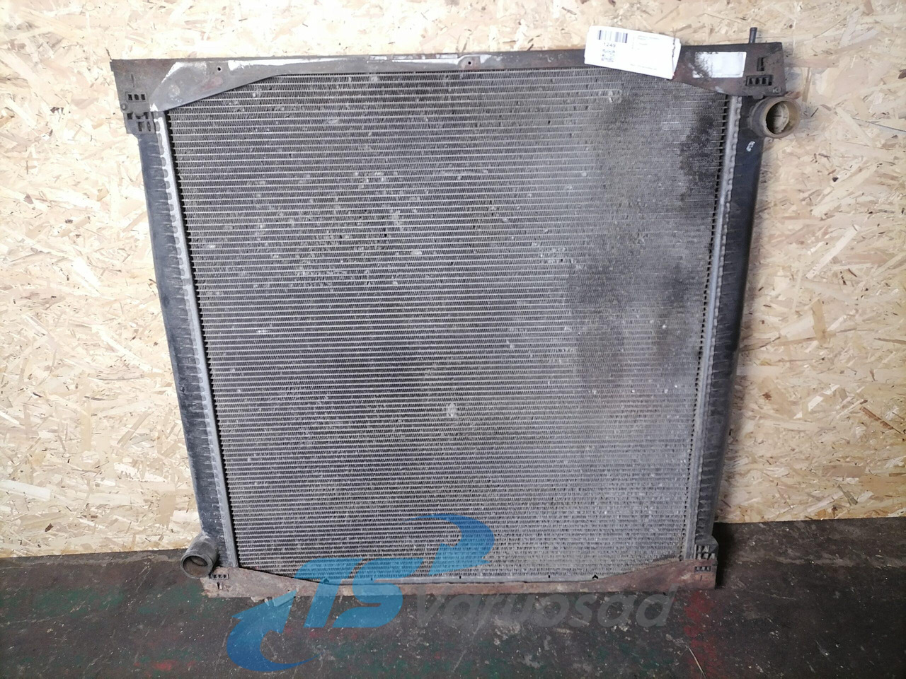 Scania Cooling radiator 1764886 - Radiator for Truck: picture 1 Scania Cooling radiator 1764886 - Radiator for Truck: picture 1