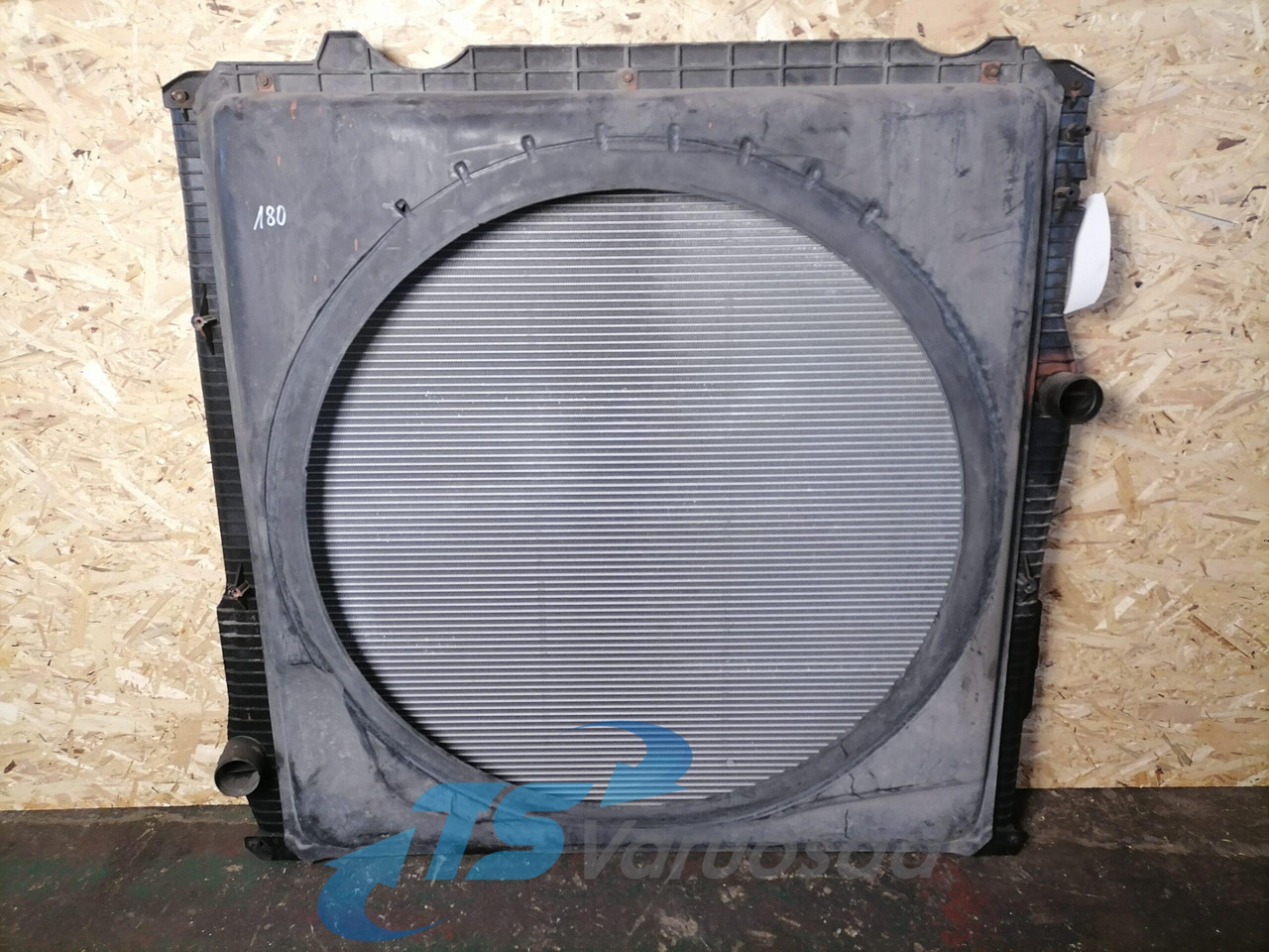 Scania Cooling radiator 1851542 - Radiator for Truck: picture 2 Scania Cooling radiator 1851542 - Radiator for Truck: picture 2