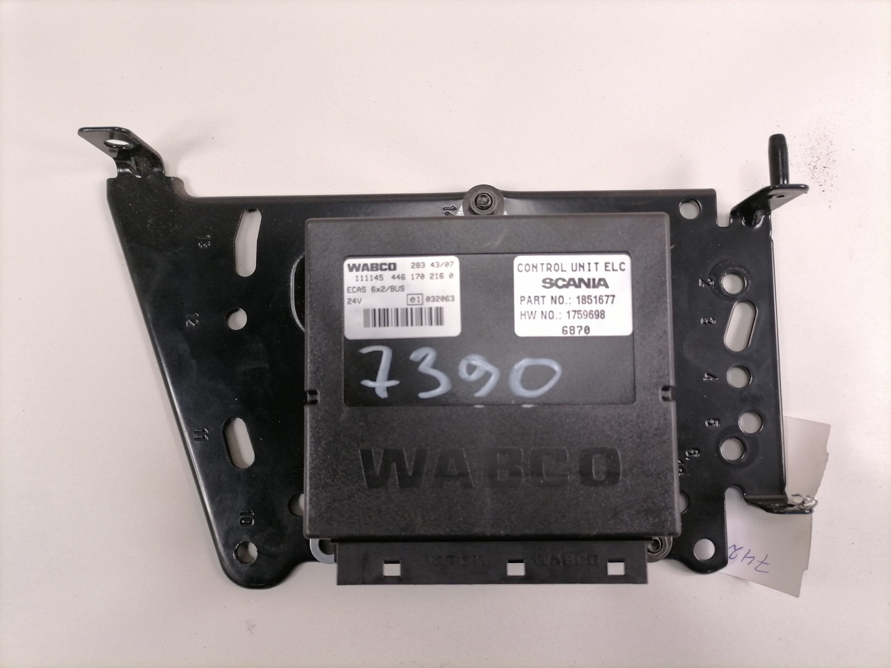 Scania Ecu, ECAS 1851677 - ECU for Truck: picture 4 Scania Ecu, ECAS 1851677 - ECU for Truck: picture 4