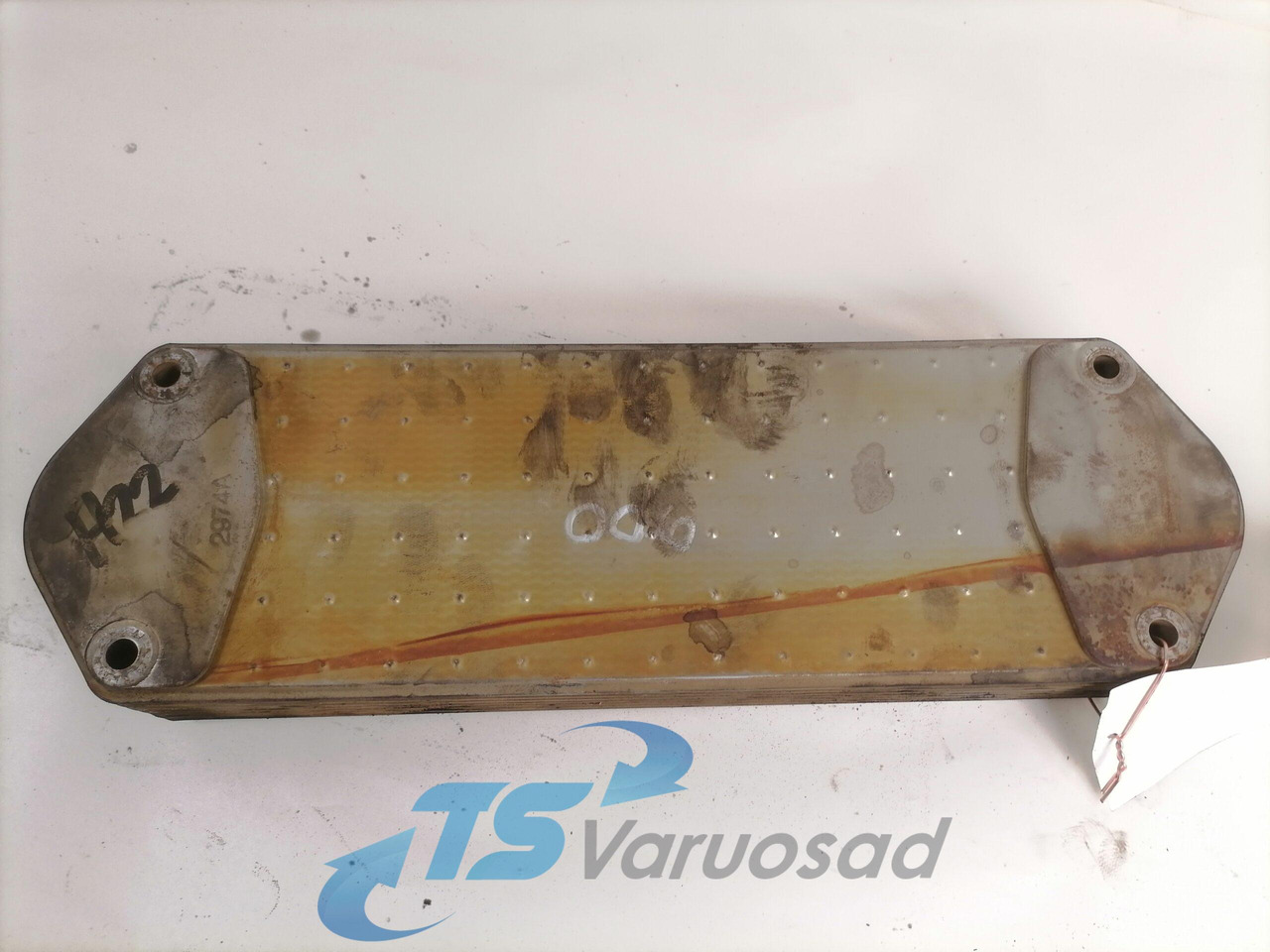 Scania Engine oil cooler 1543688 - Engine and parts for Truck: picture 1 Scania Engine oil cooler 1543688 - Engine and parts for Truck: picture 1
