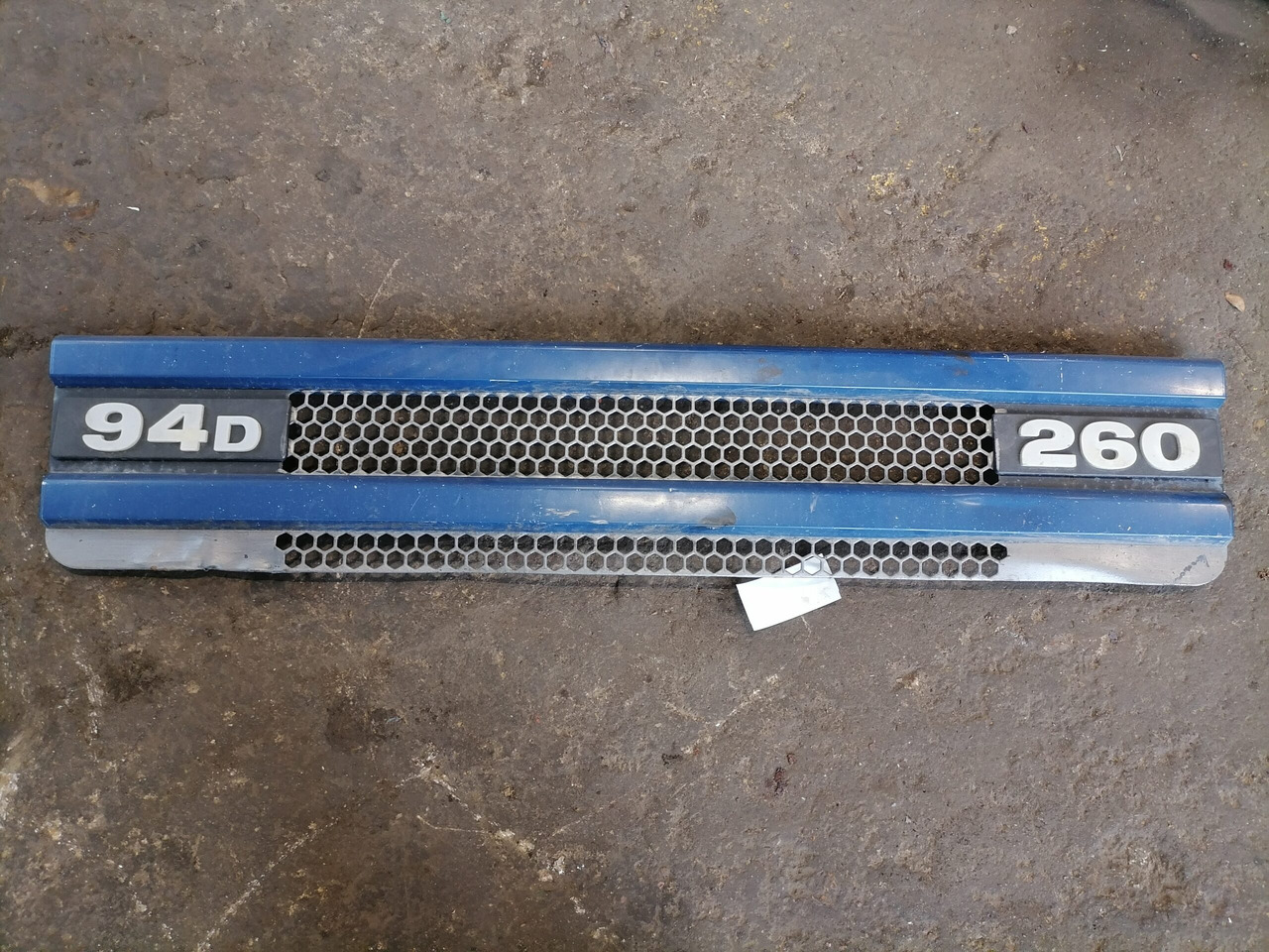 Scania Grille panel 1306989 - Grill for Truck: picture 2 Scania Grille panel 1306989 - Grill for Truck: picture 2