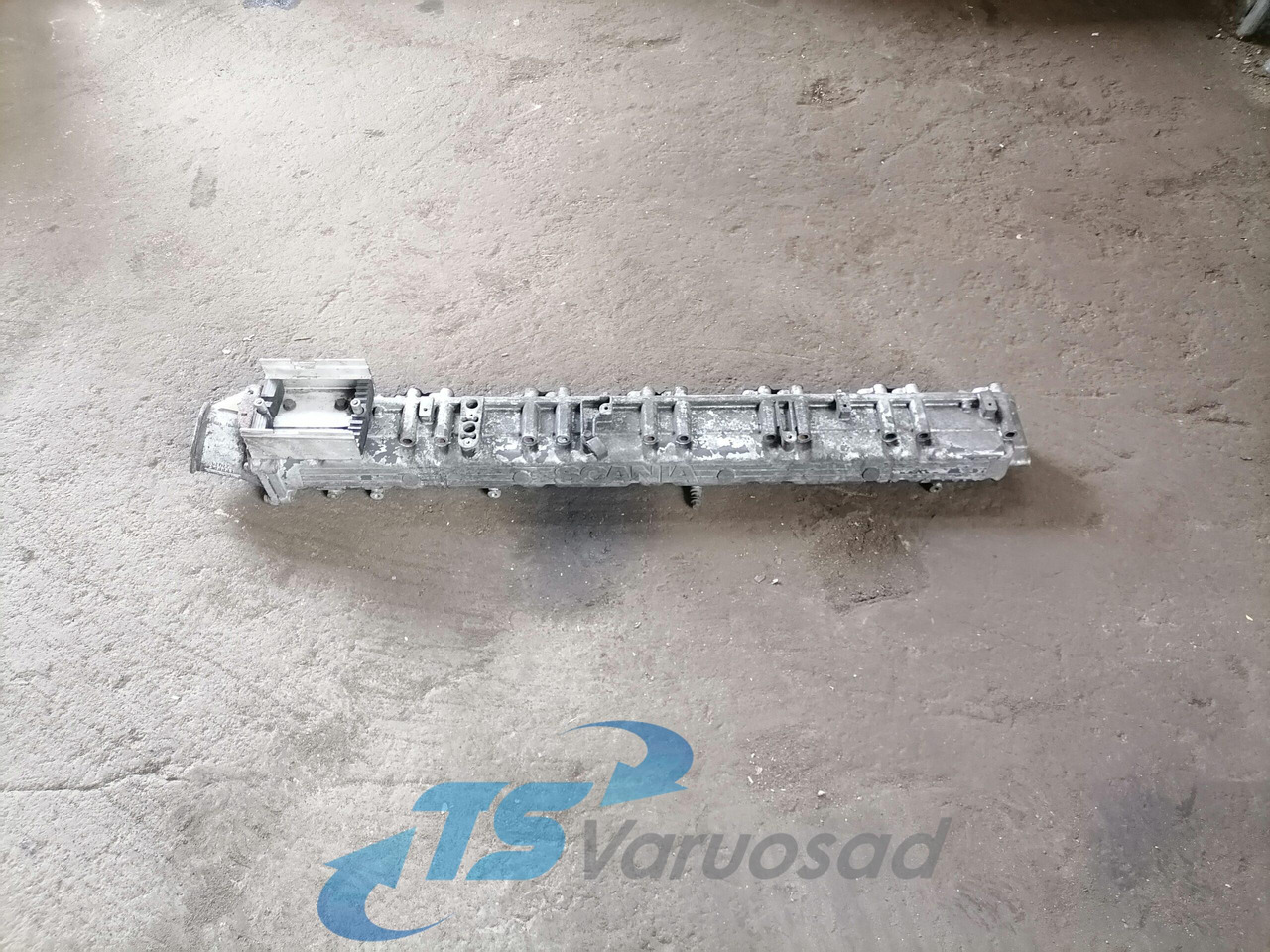 Scania Intake mainfold 1390209 - Intake manifold for Truck: picture 1 Scania Intake mainfold 1390209 - Intake manifold for Truck: picture 1