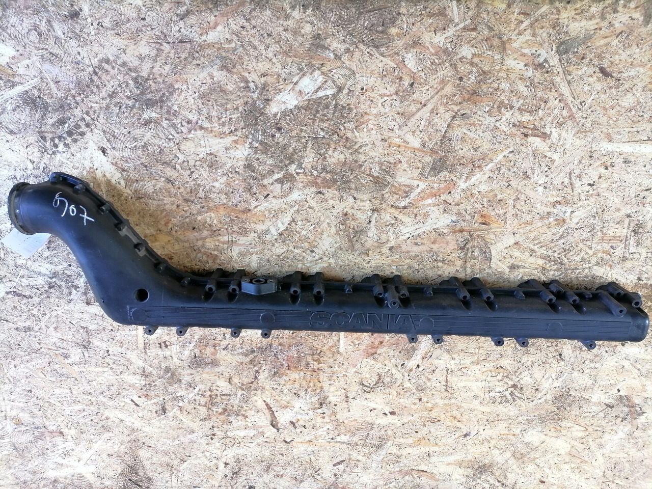 Scania Intake mainfold 1493717 - Intake manifold for Truck: picture 2 Scania Intake mainfold 1493717 - Intake manifold for Truck: picture 2