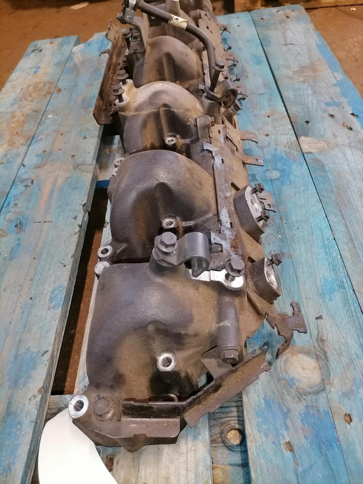 Scania Intake mainfold 2360430 - Intake manifold for Truck: picture 2 Scania Intake mainfold 2360430 - Intake manifold for Truck: picture 2