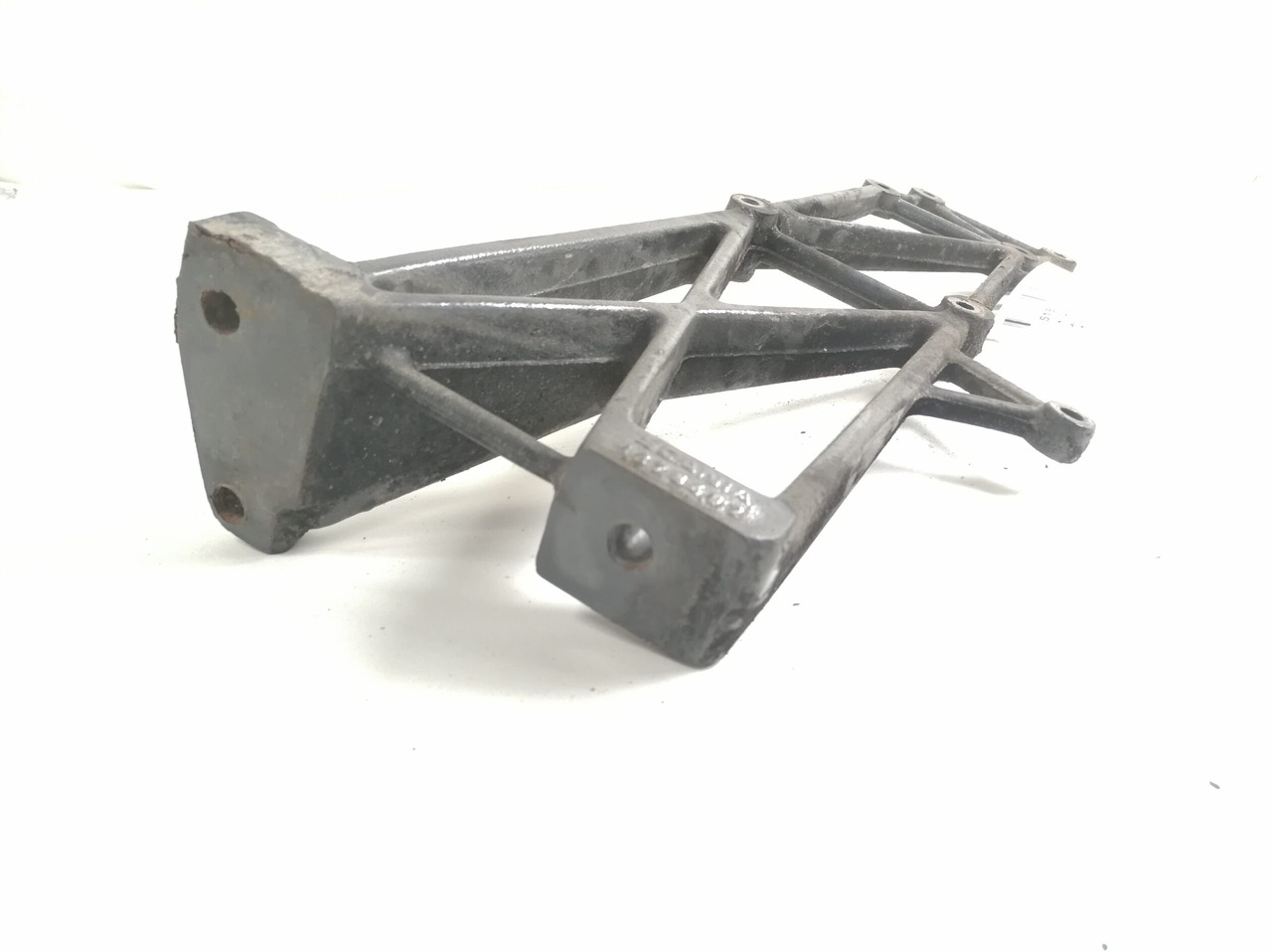 Scania Muffler carrier 1378482 - Muffler for Truck: picture 3 Scania Muffler carrier 1378482 - Muffler for Truck: picture 3