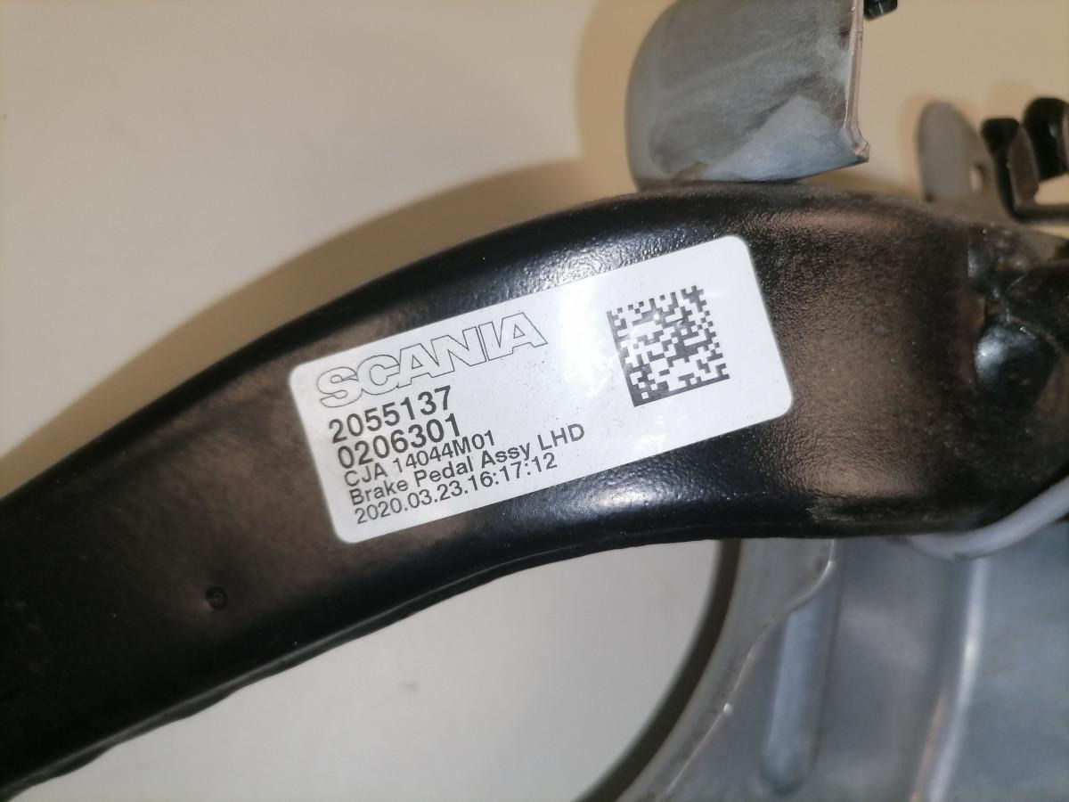 Scania Piduripedaal 2055137 - Fuel processing/ Fuel delivery for Truck: picture 2 Scania Piduripedaal 2055137 - Fuel processing/ Fuel delivery for Truck: picture 2