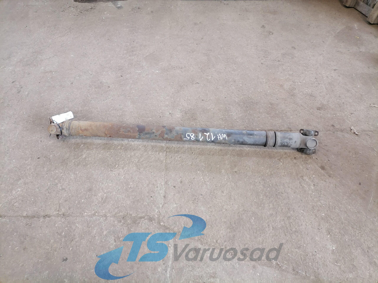 Scania Propeller shaft 1758616 - Propeller shaft for Truck: picture 1 Scania Propeller shaft 1758616 - Propeller shaft for Truck: picture 1