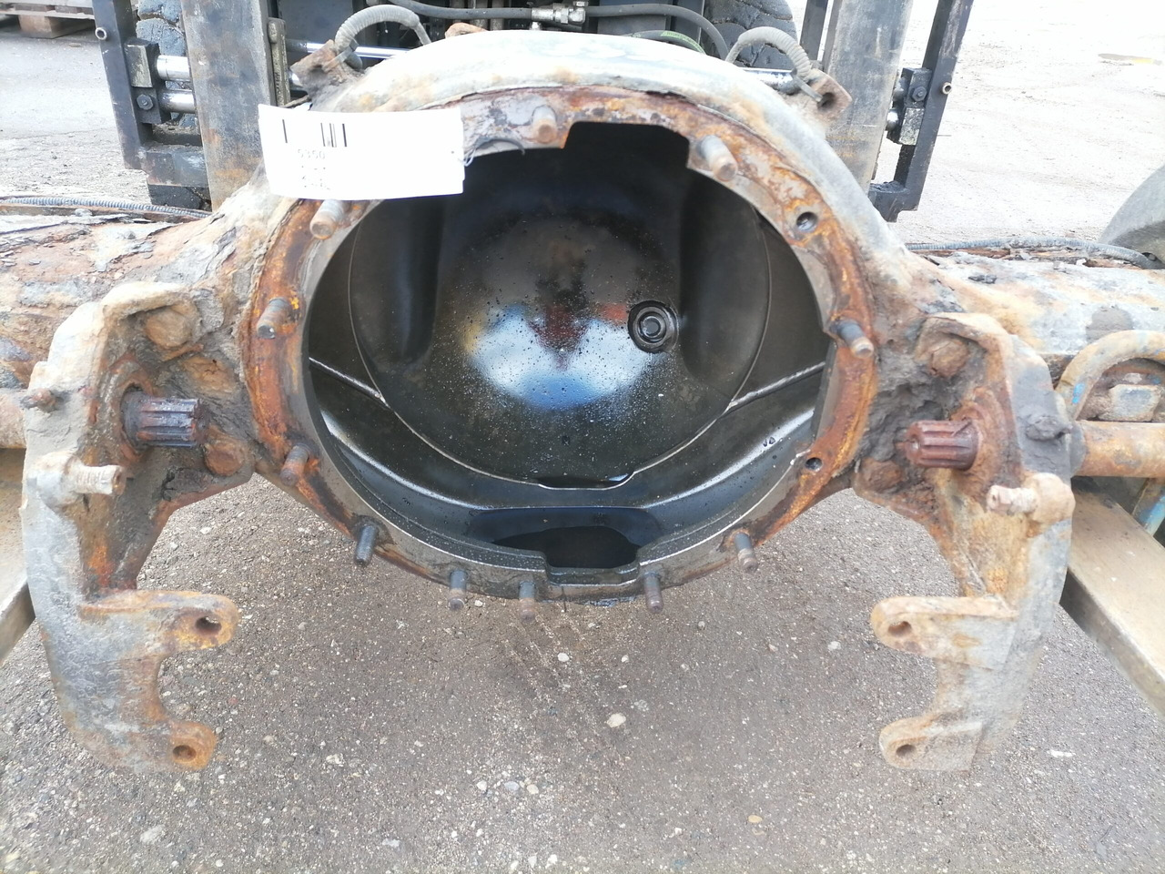 Scania Rear axel housing 1413991 - Axle and parts for Truck: picture 2 Scania Rear axel housing 1413991 - Axle and parts for Truck: picture 2
