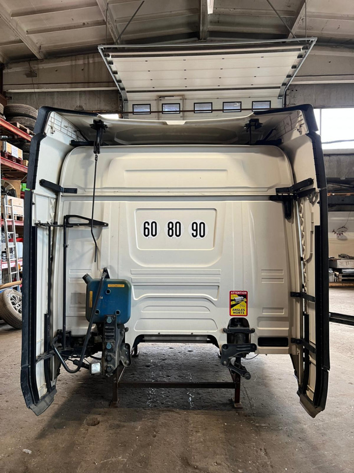 Scania Scania kabiin CR20N CR20N - Cab and interior for Truck: picture 3 Scania Scania kabiin CR20N CR20N - Cab and interior for Truck: picture 3