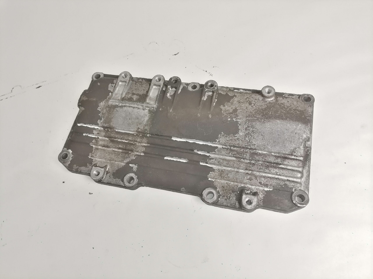 Scania engine side cover 1420745 - Engine and parts for Truck: picture 1 Scania engine side cover 1420745 - Engine and parts for Truck: picture 1