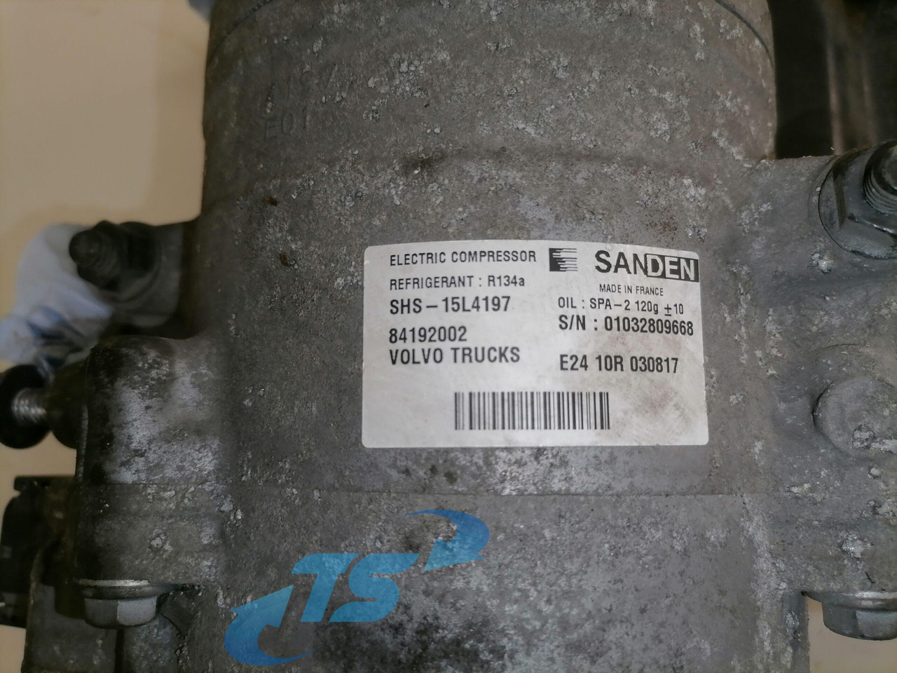 Volvo A/C compressor 84192002 - Heating/ Ventilation for Truck: picture 4 Volvo A/C compressor 84192002 - Heating/ Ventilation for Truck: picture 4