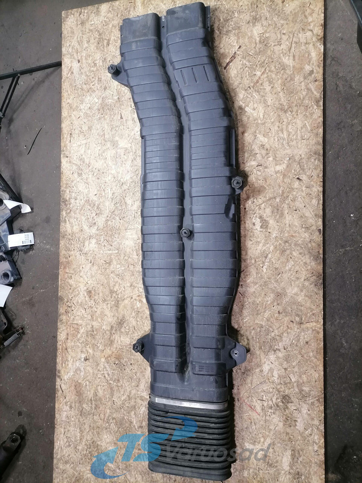 Volvo Air intake 1676680 - Air intake system for Truck: picture 2 Volvo Air intake 1676680 - Air intake system for Truck: picture 2