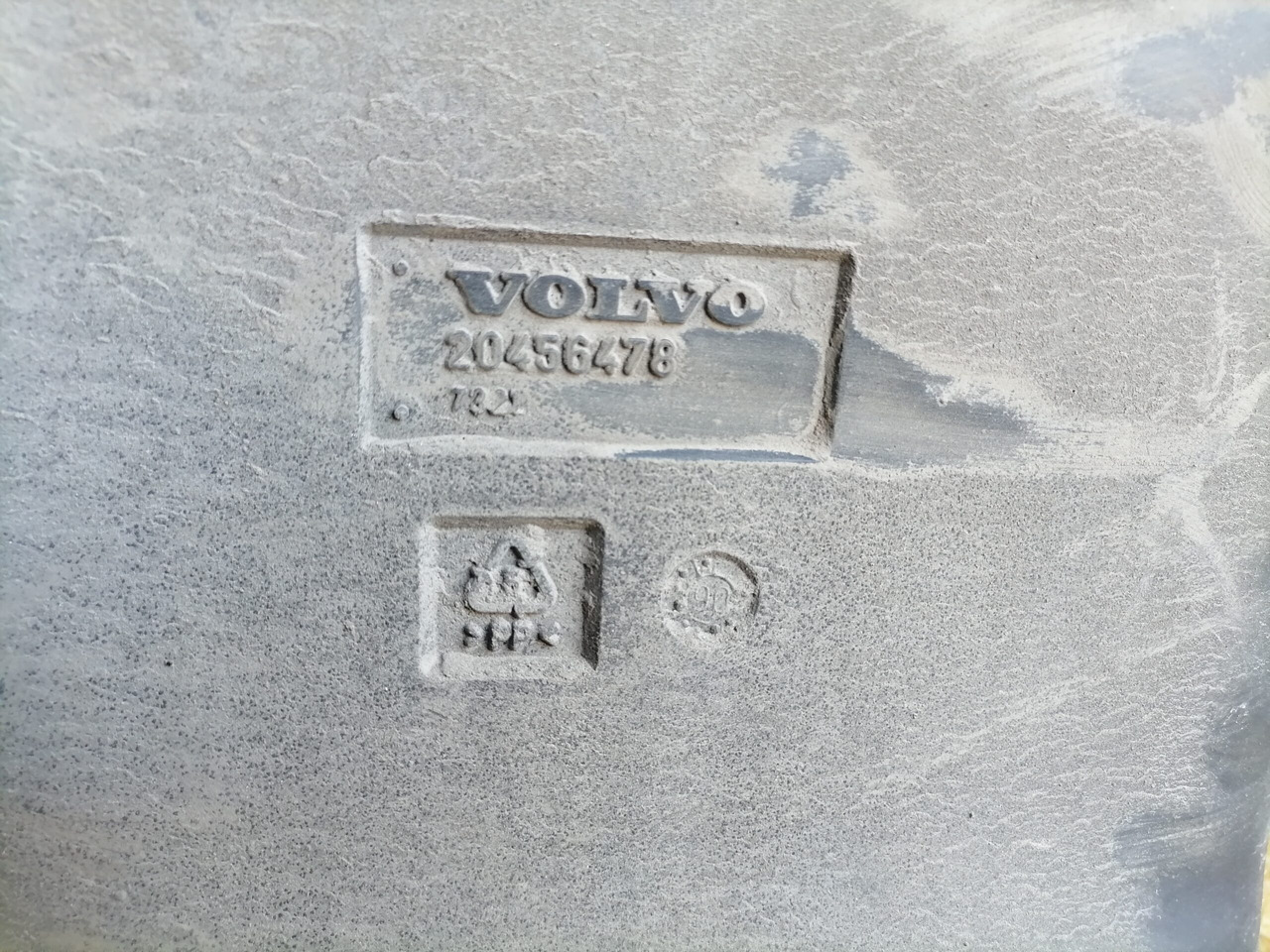 Volvo Air intake 20456478 - Air intake system for Truck: picture 3 Volvo Air intake 20456478 - Air intake system for Truck: picture 3